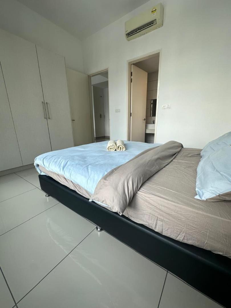 Conezion, Pool View High Floor, Beside Ioi Mall, Opposite Hospital Serdang, Beside Uniteen And Upm, *