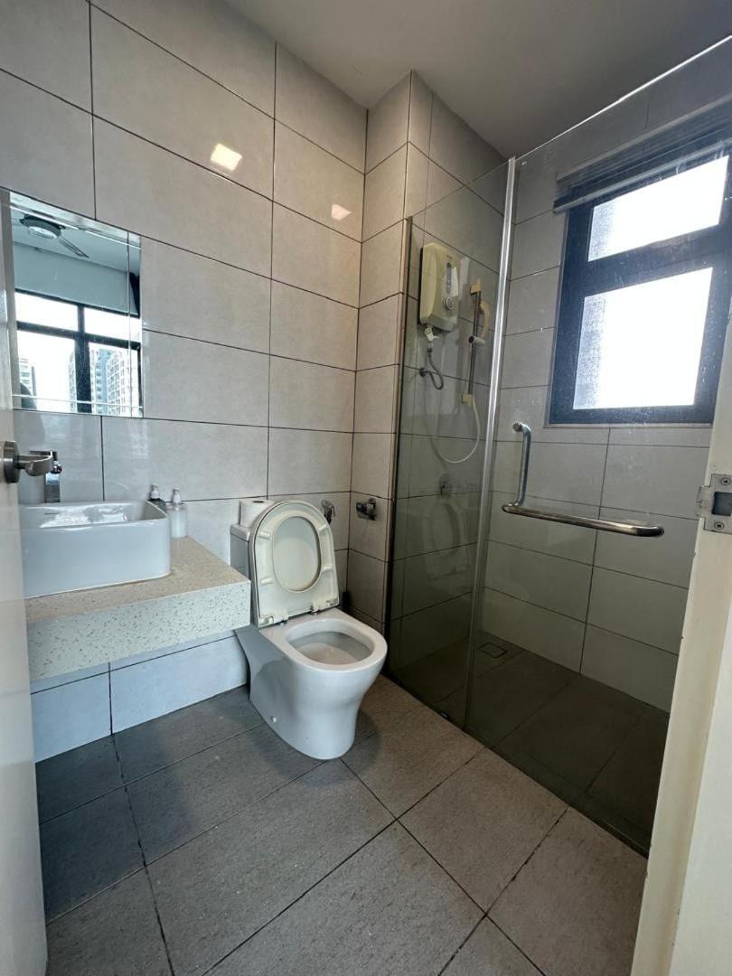 Conezion, Pool View High Floor, Beside Ioi Mall, Opposite Hospital Serdang, Beside Uniteen And Upm, * Putrajaya