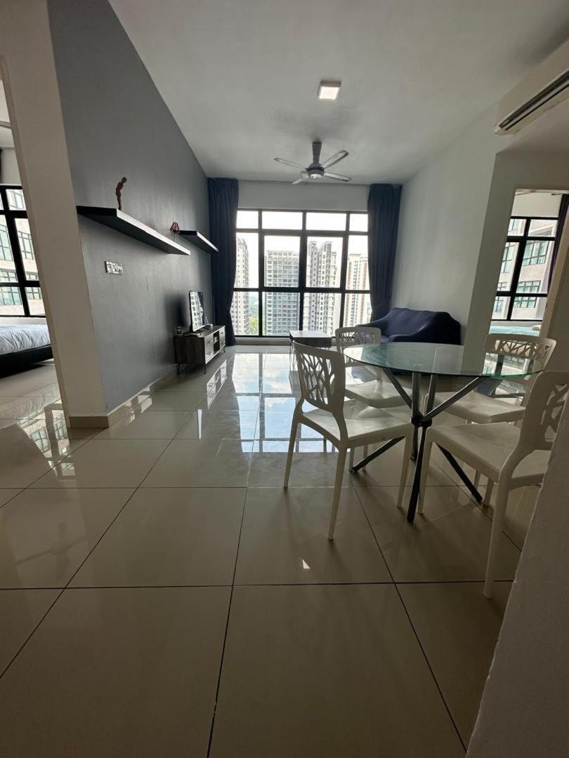 Pangsapuri Conezion, Pool View High Floor, Beside Ioi Mall, Opposite Hospital Serdang, Beside Uniteen And Upm,