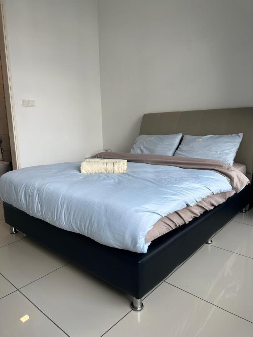 Pangsapuri Conezion, Pool View High Floor, Beside Ioi Mall, Opposite Hospital Serdang, Beside Uniteen And Upm, *