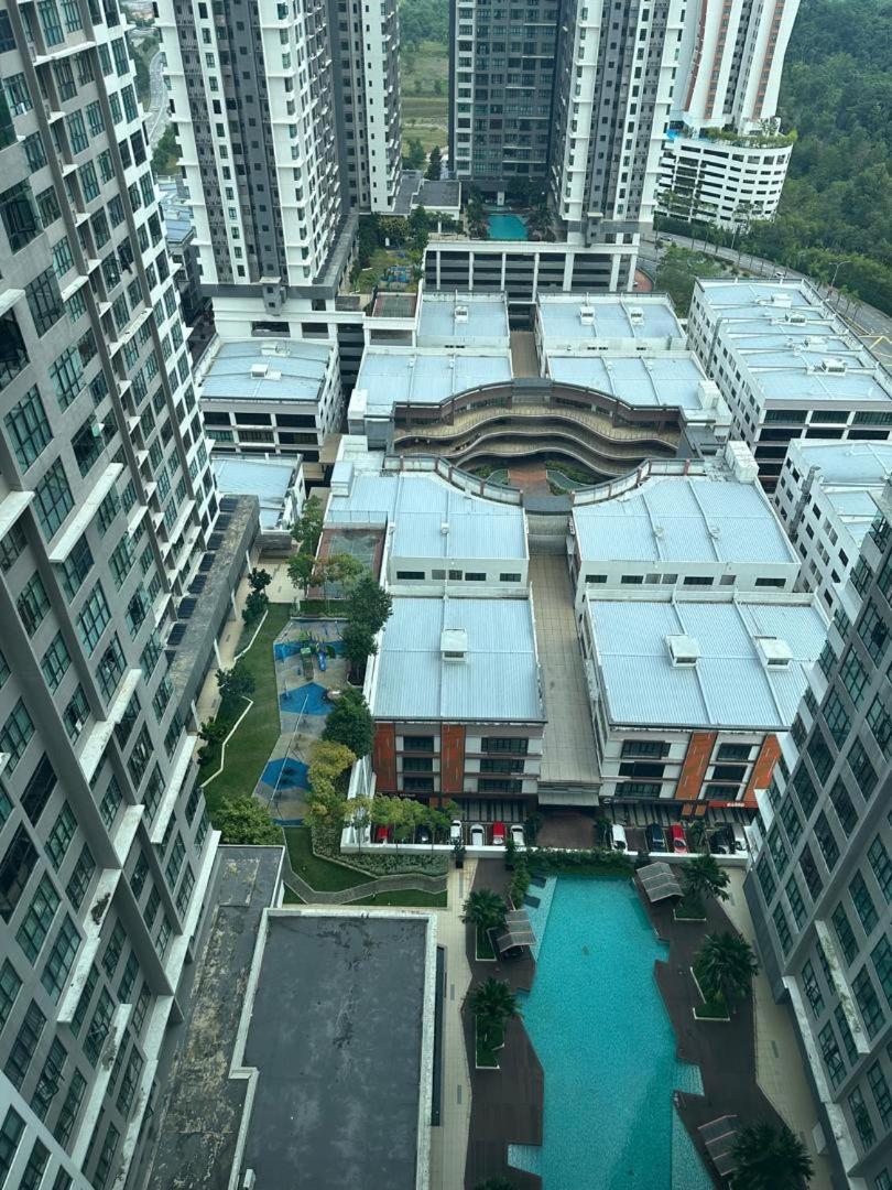 Conezion, Pool View High Floor, Beside Ioi Mall, Opposite Hospital Serdang, Beside Uniteen And Upm, Putrajaya