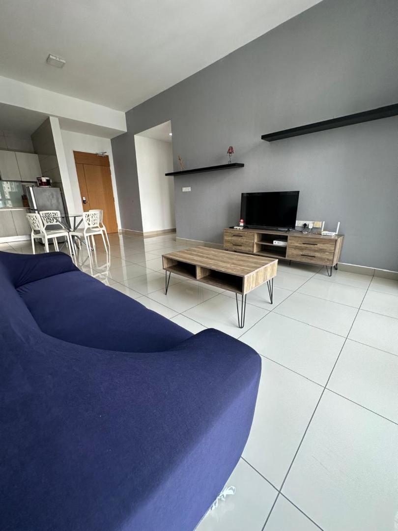 Conezion, Pool View High Floor, Beside Ioi Mall, Opposite Hospital Serdang, Beside Uniteen And Upm, Pangsapuri